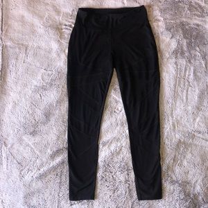 Mesh Pattern Leggings